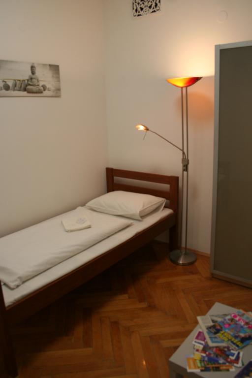Walking Bed Budapest Downtown Hostel Exterior photo