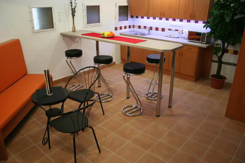Walking Bed Budapest Downtown Hostel Exterior photo